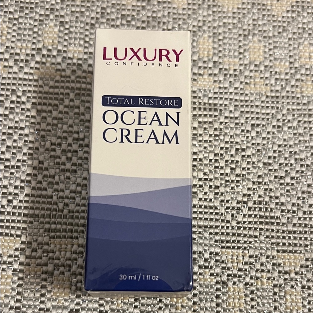 Ocean Cream - Elegant Blue Moisturizer